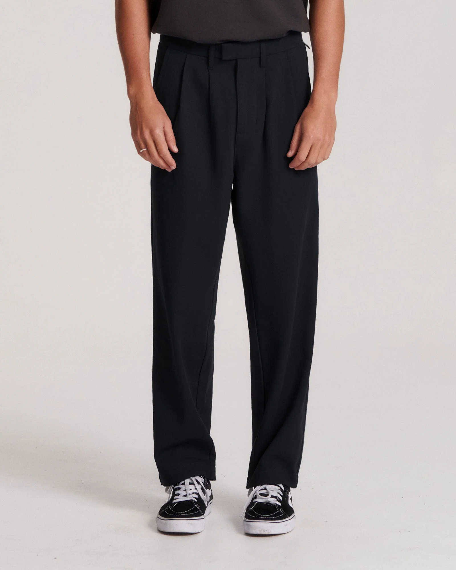 Critical Slide Harro Twill Pleat Pant - BLACK