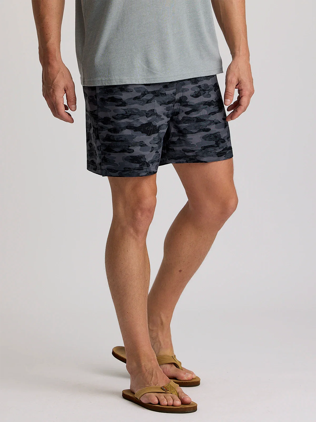 Free Fly Bamboo Lined Active Breeze Short 5.5" - Seasmoke Camo Black