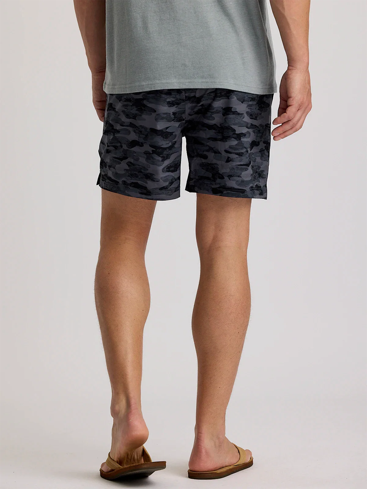 Free Fly Bamboo Lined Active Breeze Short 5.5" - Seasmoke Camo Black - Image 3