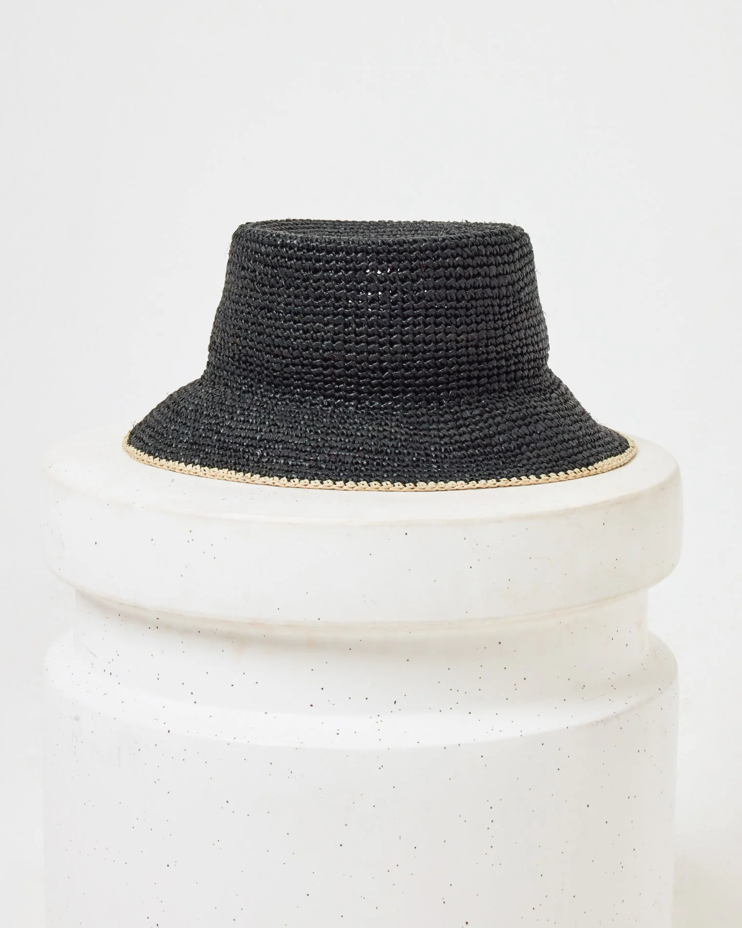 L Space Isadora Bucket Hat - BLACK/CREAM - Image 2