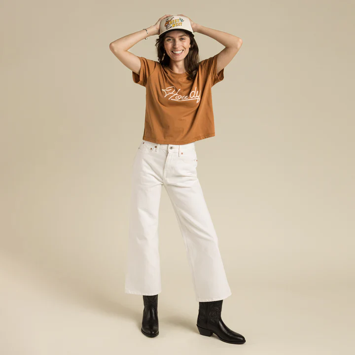 Sendero HOWDY DUDE WOMEN'S CROP TEE - MEERKAT - Image 2