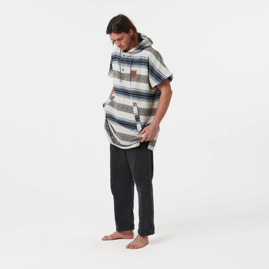 SLOWTIDE Oso Extra-Warm Poncho - WHITE - Image 2