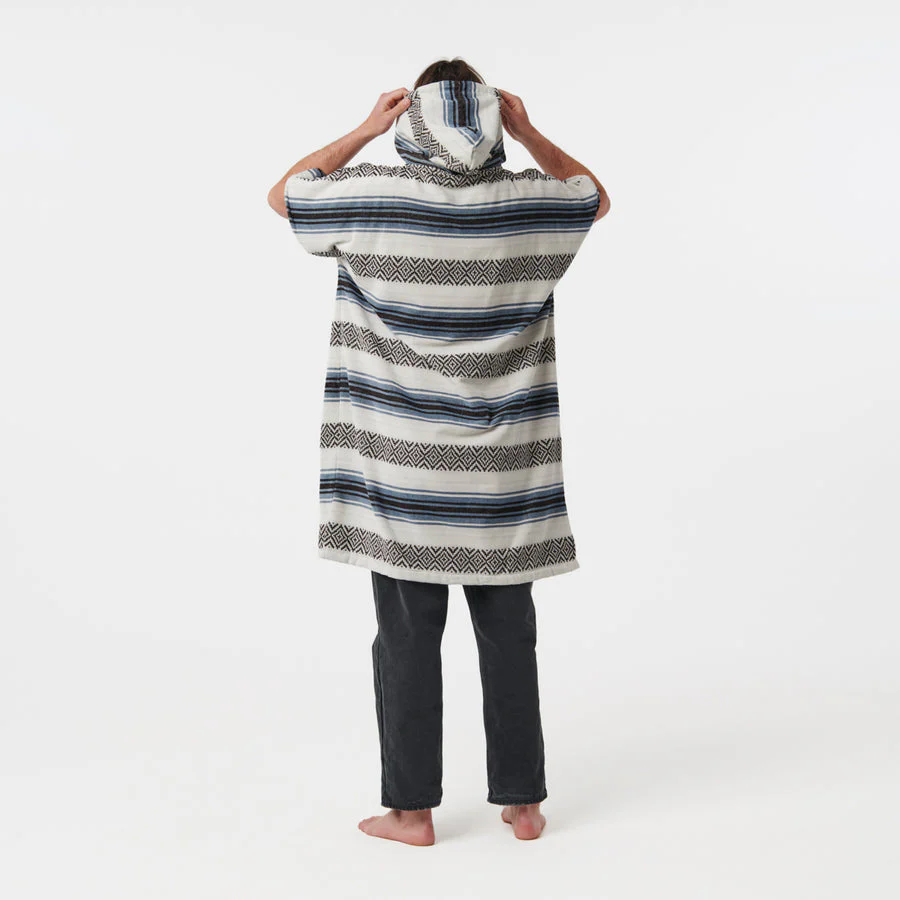SLOWTIDE Oso Extra-Warm Poncho - WHITE - Image 3
