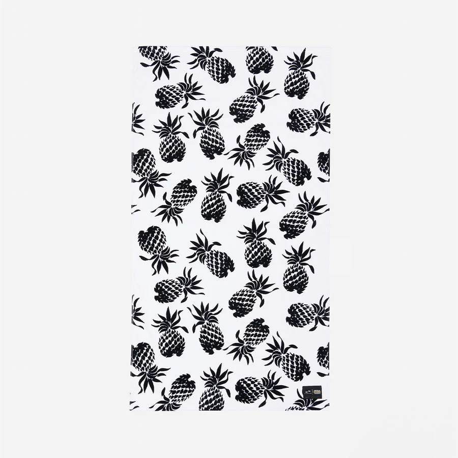 SLOWTIDE Pineapps Beach Towel - CREAM - Image 2