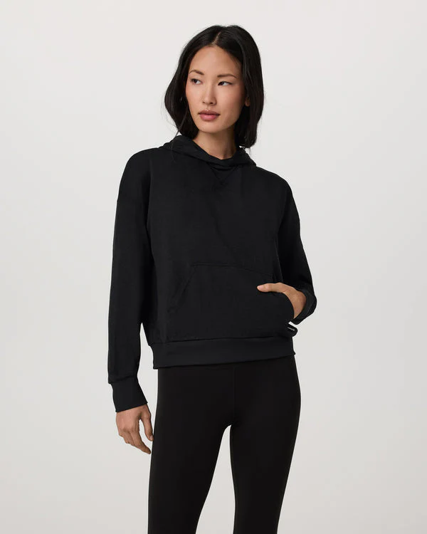 Vuori Halo Modern Pullover Hoodie - Black Heather - Image 4