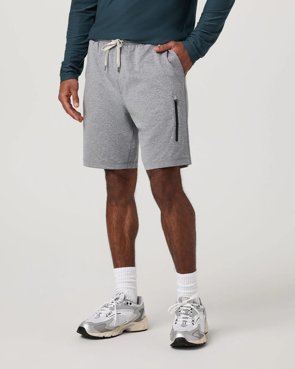 Vuori Sunday Performance Short 8" - Grey Heather