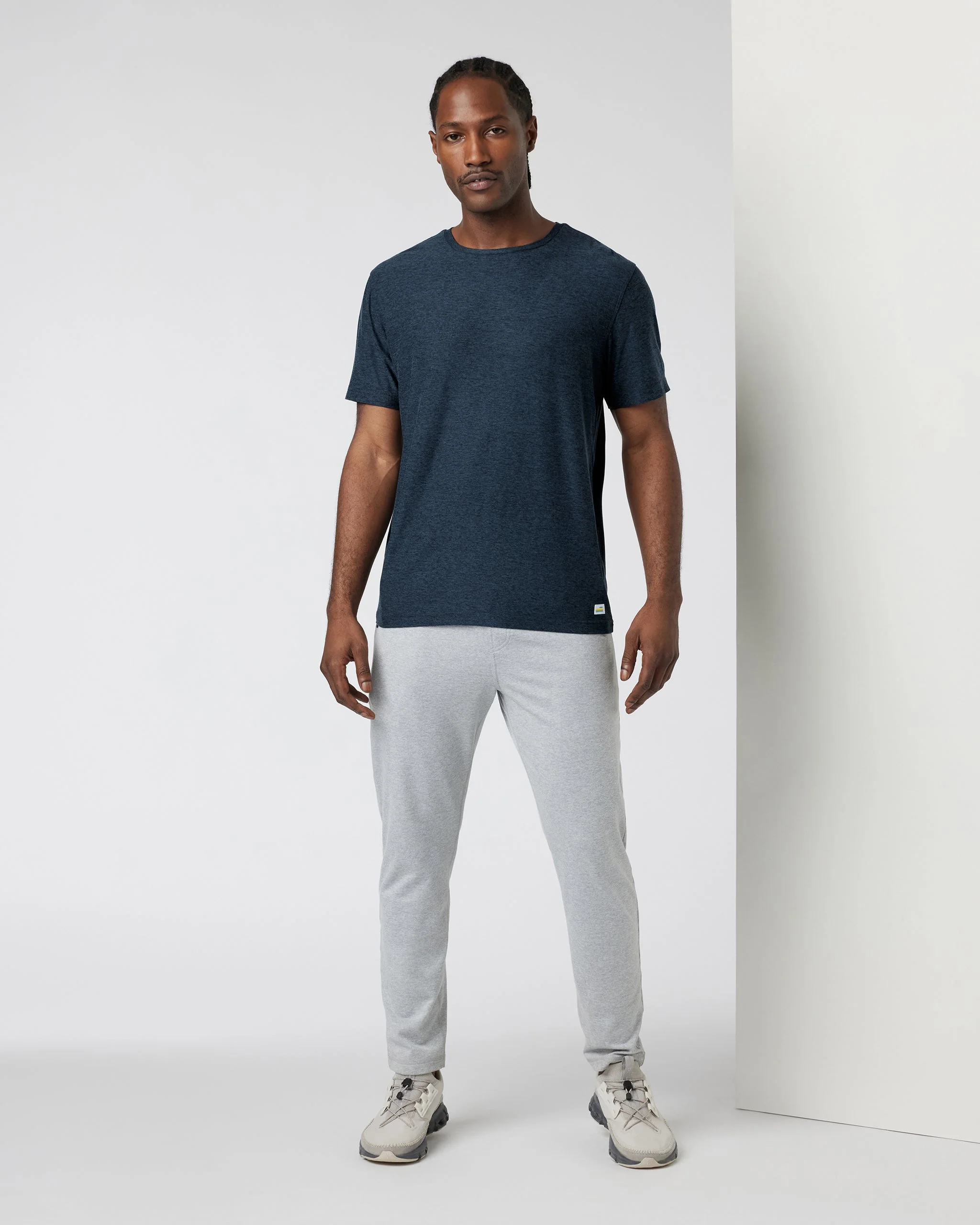 Vuori Men's Strato Tech Tee - Navy Heather - Image 2