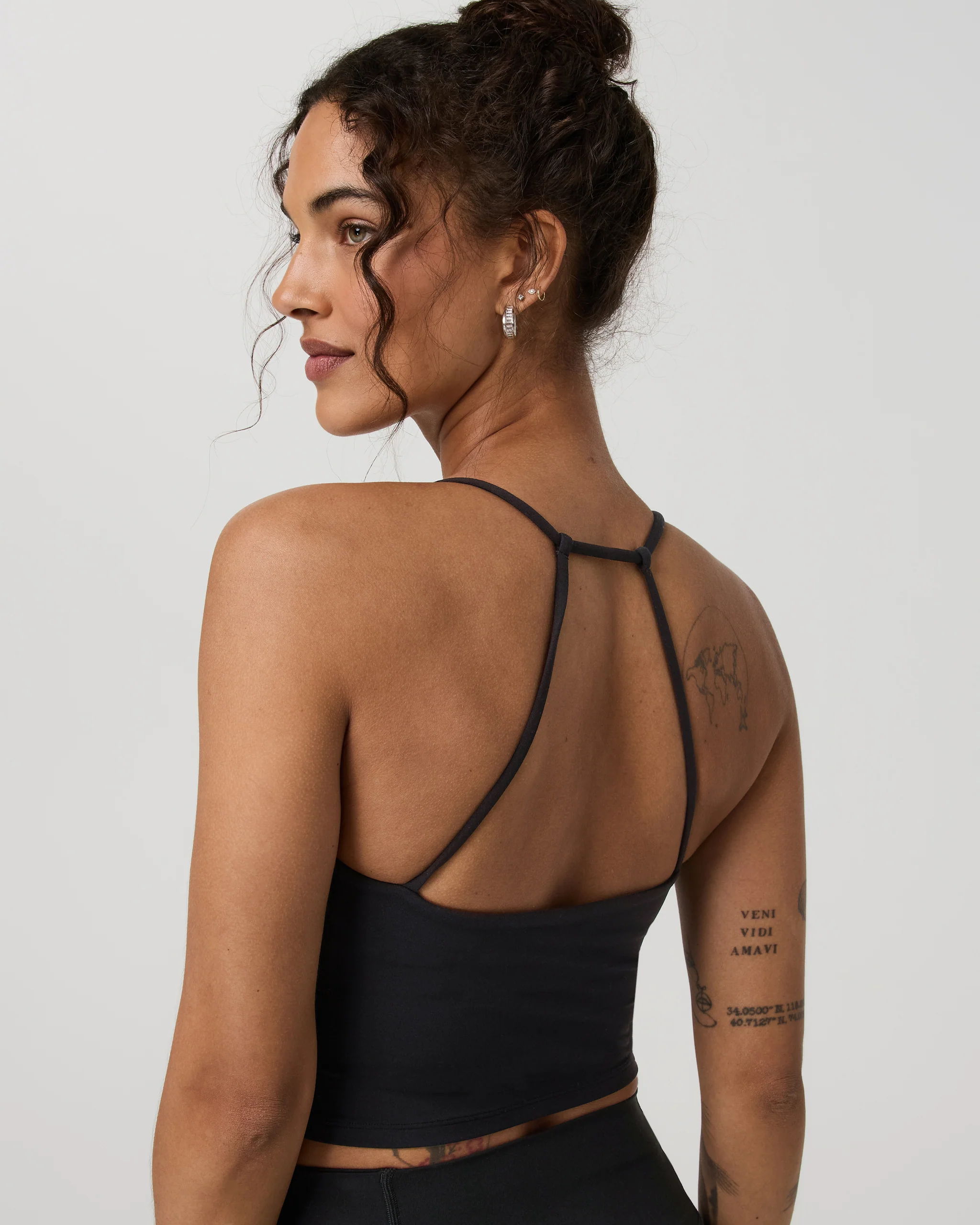 Vuori Women's Allthefeels Strappy Back Tank - Black - Image 2